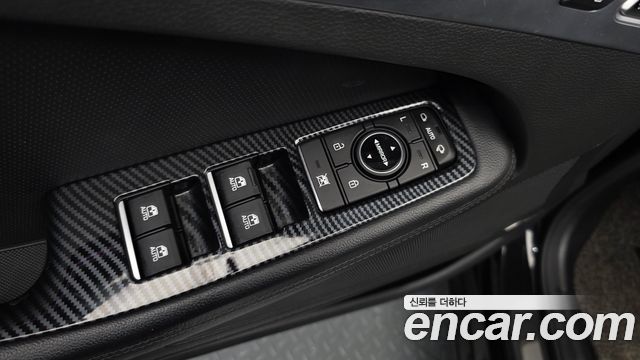 Genesis G80 2019 — photo 30