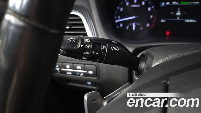 Genesis G80 2019 — photo 33
