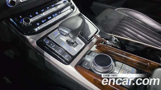 Genesis EQ900 2016 — photo 12