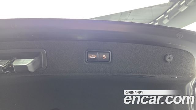Genesis EQ900 2016 — photo 24