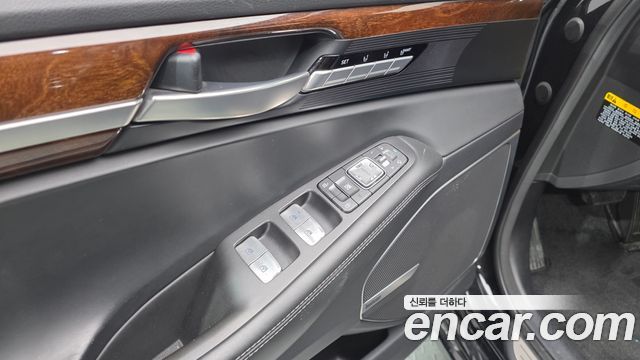 Genesis EQ900 2016 — photo 35