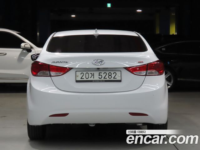 Hyundai AVANTE 2013 — photo 3
