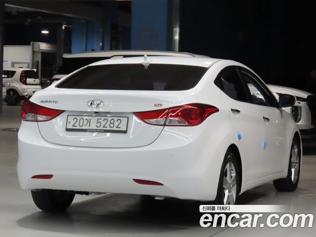 Hyundai AVANTE 2013 — photo 4