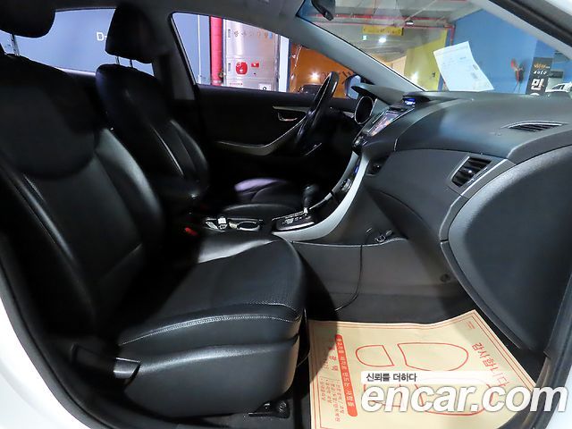 Hyundai AVANTE 2013 — photo 8