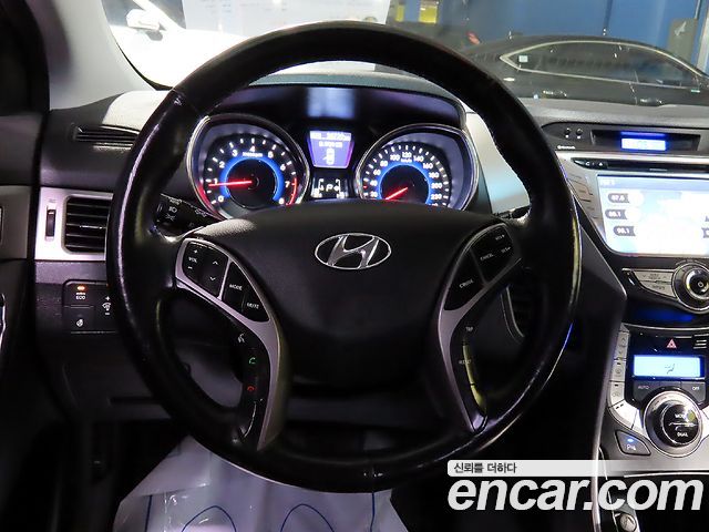 Hyundai AVANTE 2013 — photo 9