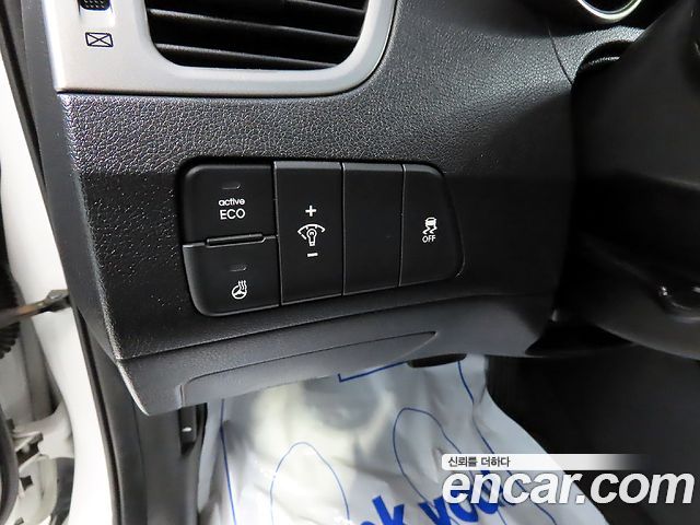 Hyundai AVANTE 2013 — photo 15