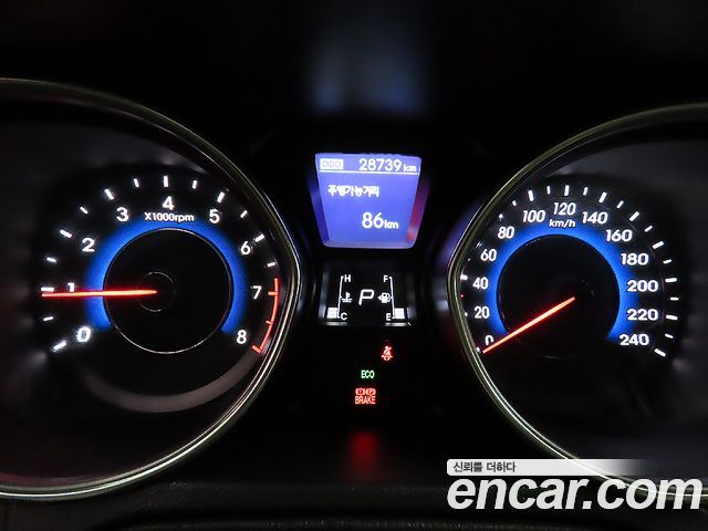 Hyundai AVANTE 2013 — photo 16