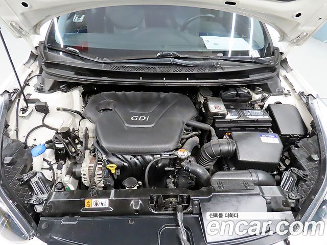 Hyundai AVANTE 2013 — photo 19