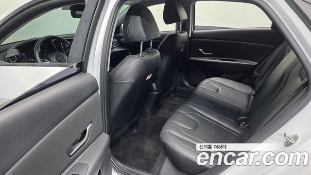 Hyundai AVANTE 2021 — photo 18