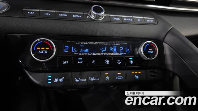 Hyundai AVANTE 2021 — photo 23