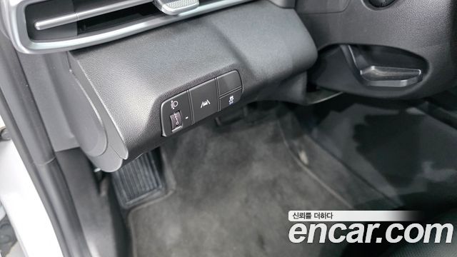 Hyundai AVANTE 2021 — photo 25
