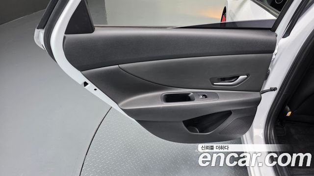 Hyundai AVANTE 2021 — photo 15