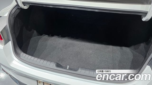 Hyundai AVANTE 2021 — photo 32