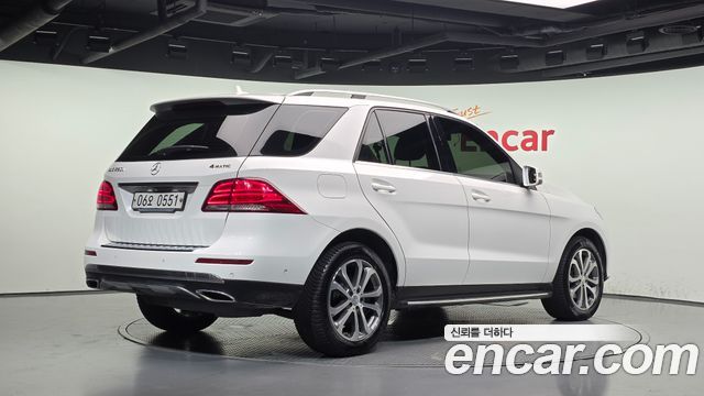Mercedes-Benz GLE-Class 2016 — photo 2