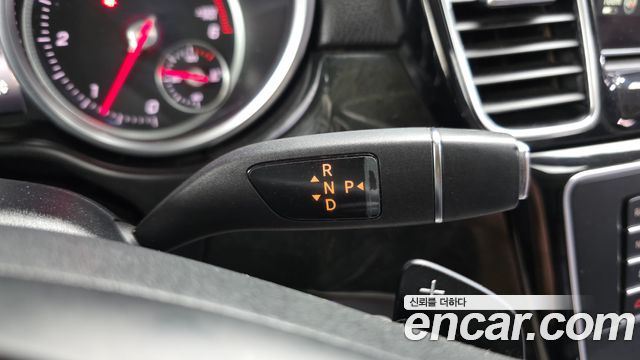 Mercedes-Benz GLE-Class 2016 — photo 9
