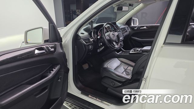 Mercedes-Benz GLE-Class 2016 — photo 10