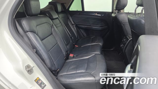 Mercedes-Benz GLE-Class 2016 — photo 12