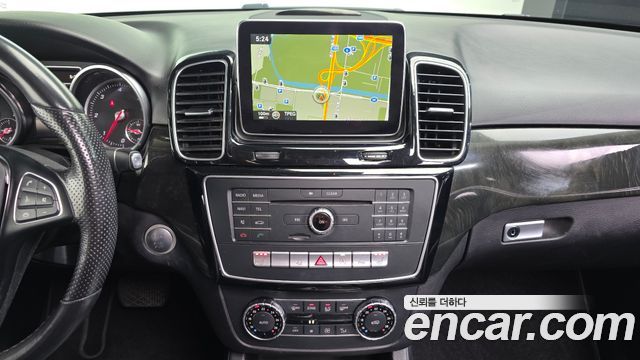 Mercedes-Benz GLE-Class 2016 — photo 14