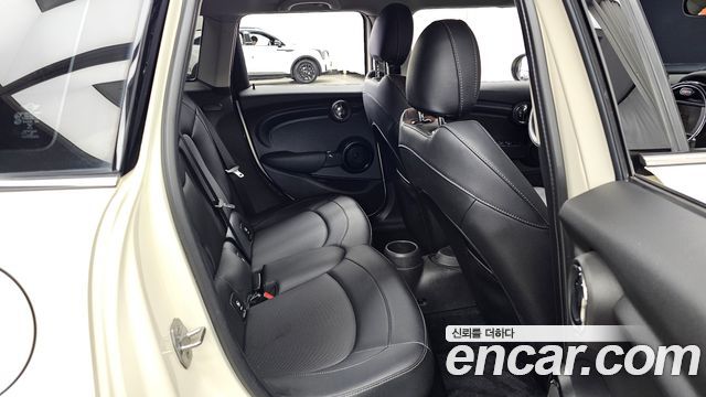 Mini Cooper 2016 — photo 12