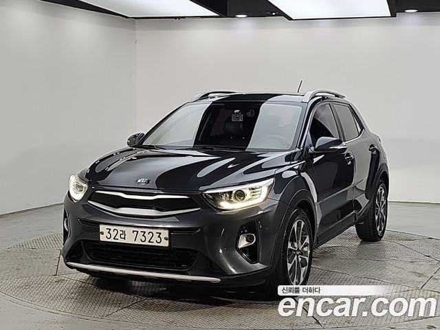 Kia Stonic 2018 — photo 1