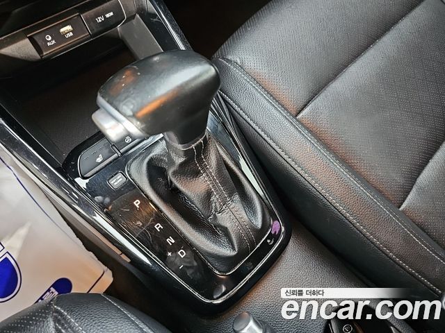 Kia Stonic 2018 — photo 8