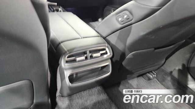 Genesis G80 2021 — photo 29
