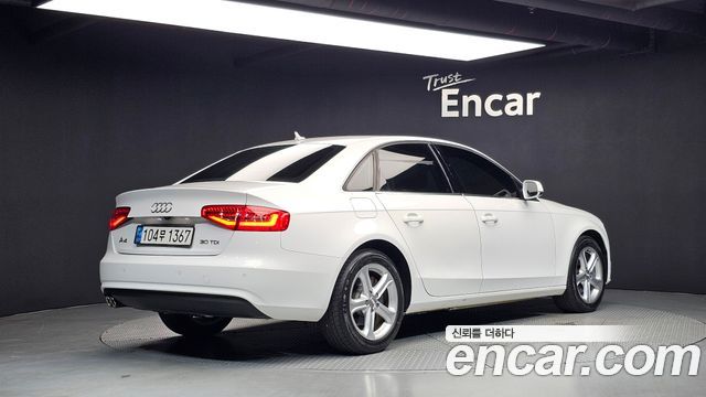 Audi A4 2015 — photo 2