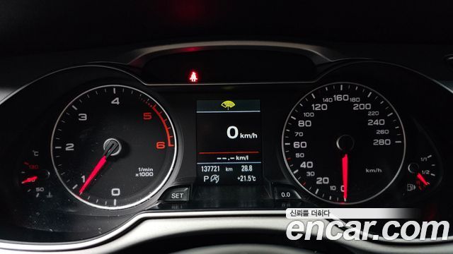 Audi A4 2015 — photo 8
