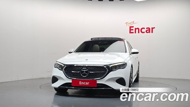 Mercedes-Benz E-Class 2025 — photo 3