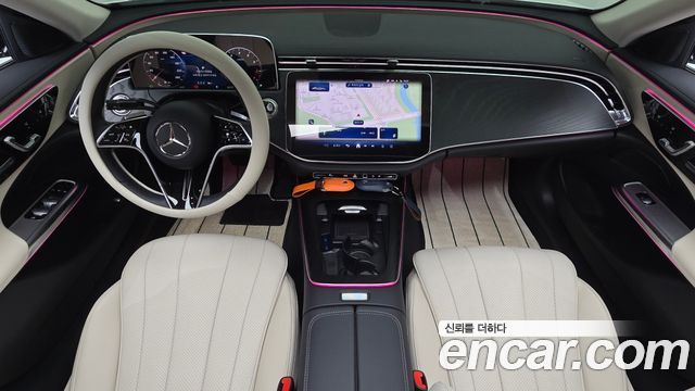 Mercedes-Benz E-Class 2025 — photo 10