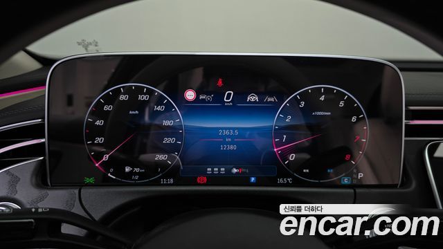Mercedes-Benz E-Class 2025 — photo 11