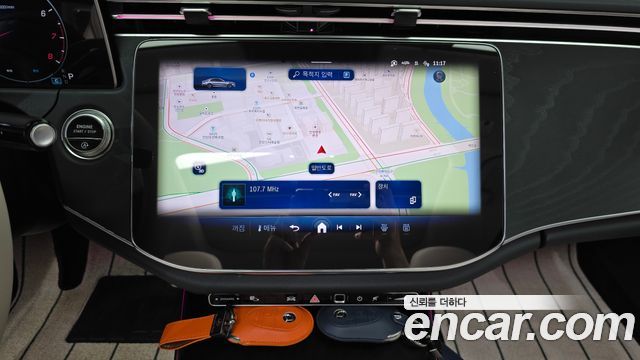 Mercedes-Benz E-Class 2025 — photo 18