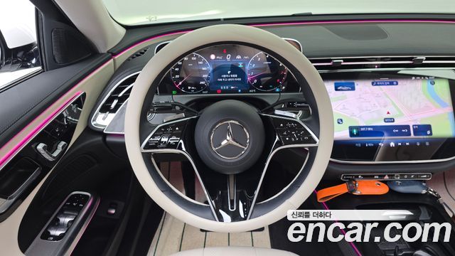 Mercedes-Benz E-Class 2025 — photo 19