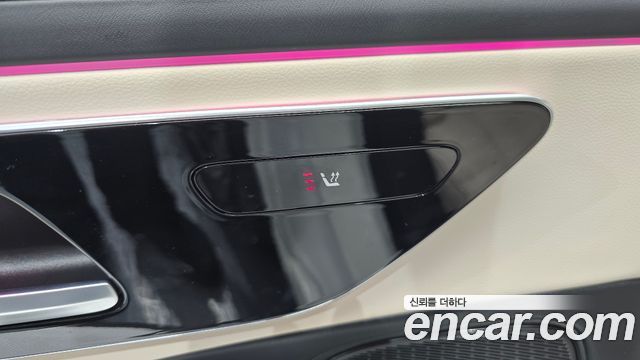 Mercedes-Benz E-Class 2025 — photo 30