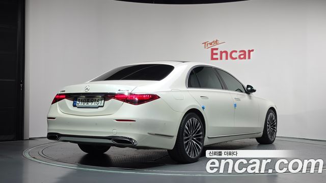 Mercedes-Benz S-Class 2023 — photo 2