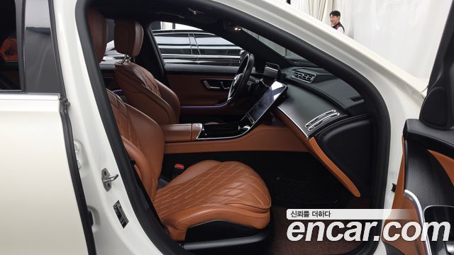 Mercedes-Benz S-Class 2023 — photo 17