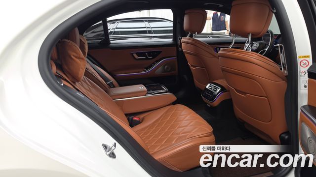 Mercedes-Benz S-Class 2023 — photo 18