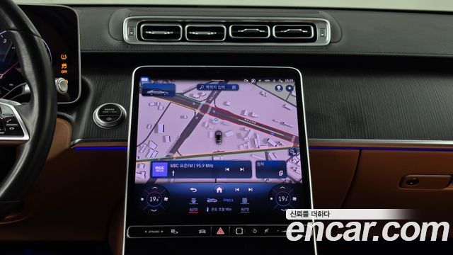 Mercedes-Benz S-Class 2023 — photo 20