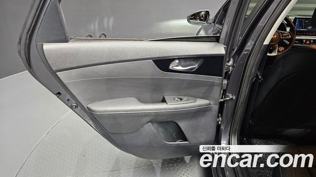 Kia K3 2022 — photo 15