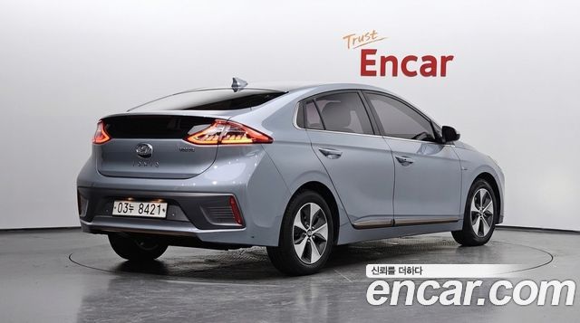 Hyundai Ioniq 2017 — photo 2