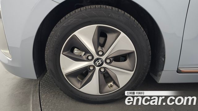 Hyundai Ioniq 2017 — photo 5