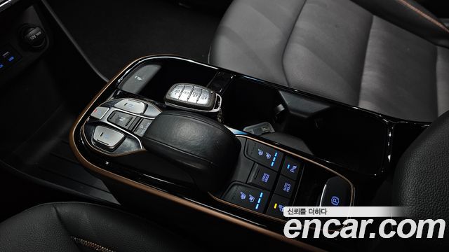 Hyundai Ioniq 2017 — photo 9