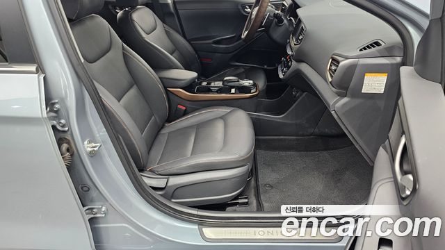 Hyundai Ioniq 2017 — photo 12