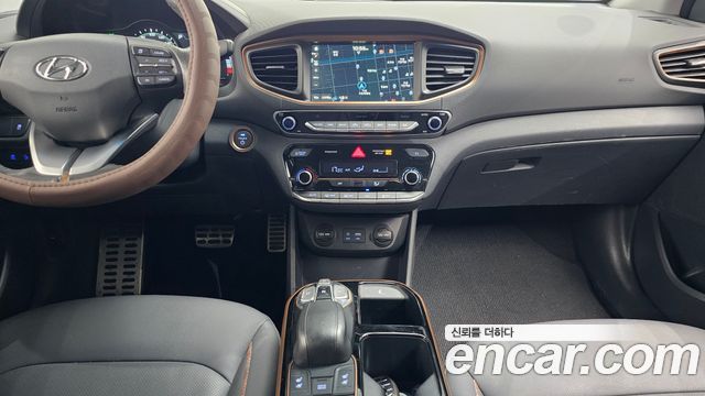 Hyundai Ioniq 2017 — photo 13