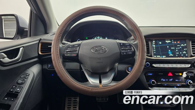 Hyundai Ioniq 2017 — photo 14