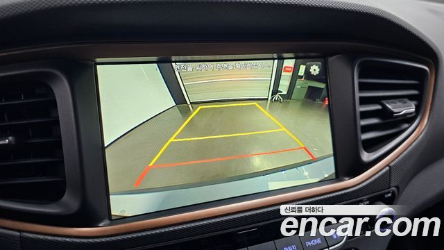 Hyundai Ioniq 2017 — photo 15