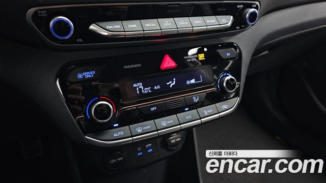 Hyundai Ioniq 2017 — photo 20