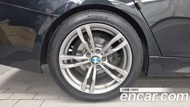 BMW 3-Series 2018 — photo 5