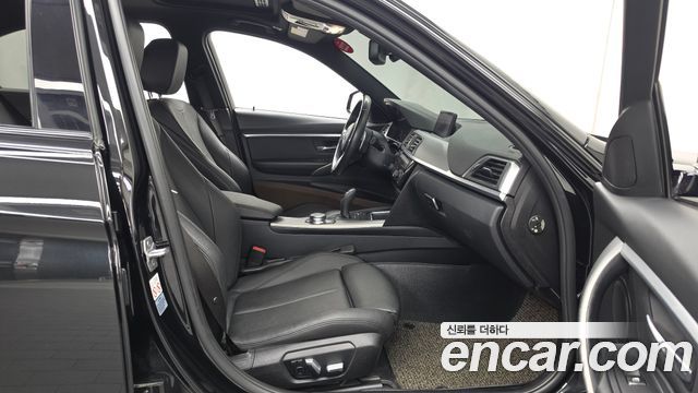 BMW 3-Series 2018 — photo 17