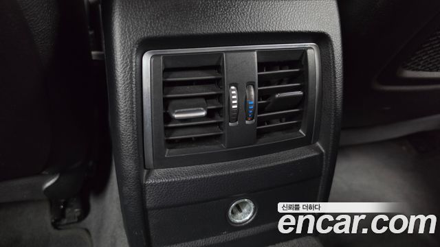 BMW 3-Series 2018 — photo 25